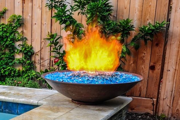Including Fire Features In Your Pool Design